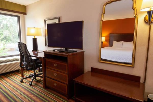 Workspace - Hampton Inn Winston-Salem Hanes Mall