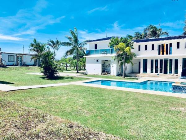 Manati World Point Inn