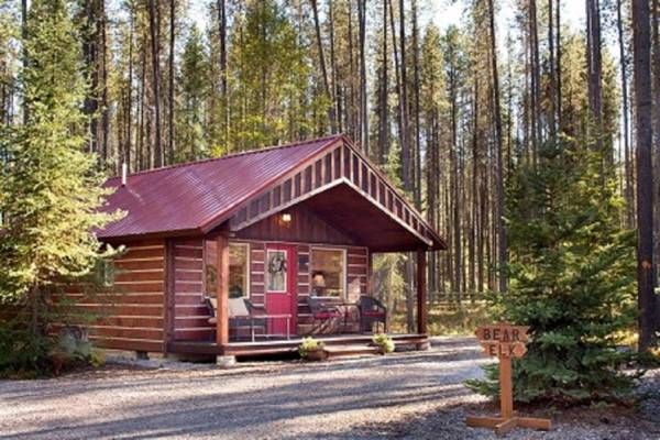 Reclusive Moose Cabins