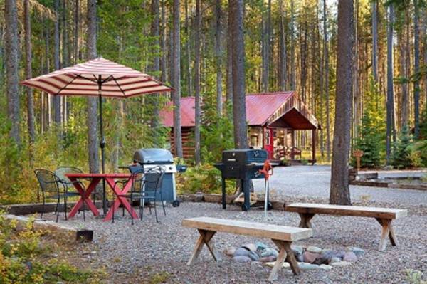 Reclusive Moose Cabins