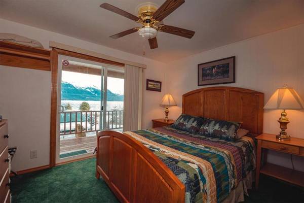 Front Room Lynnview Lodge