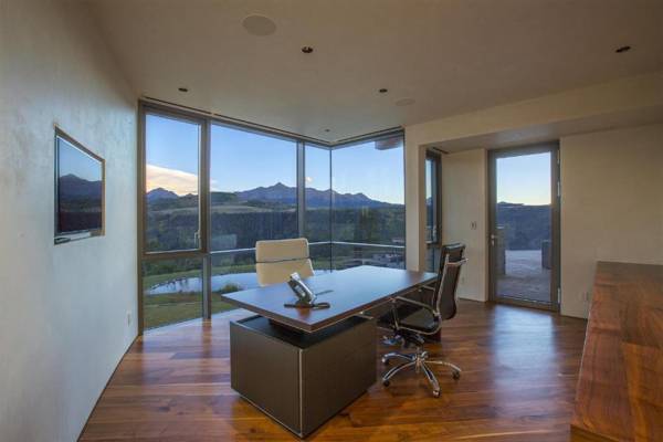 Workspace - SUNSET RIDGE by Exceptional Stays