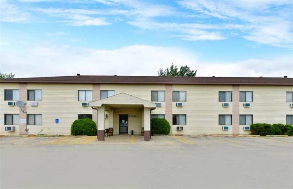 OYO Hotel Pipestone MN Canterbury Park