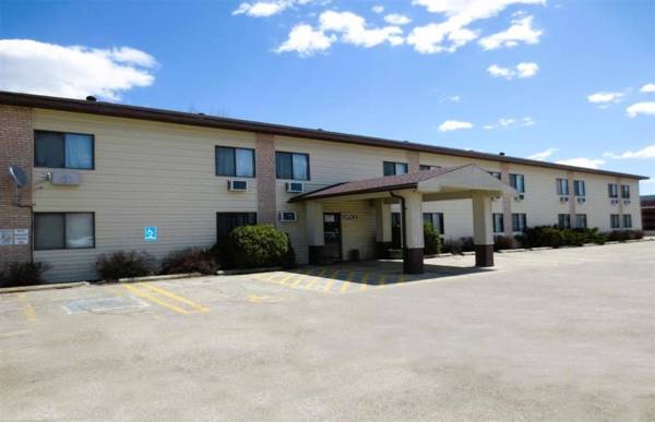 OYO Hotel Pipestone MN Canterbury Park