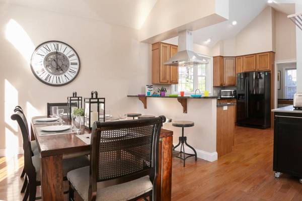 Mountain Shadows BRAND NEW Luxurious House with Heated Pool - Games - And More Near Asheville!