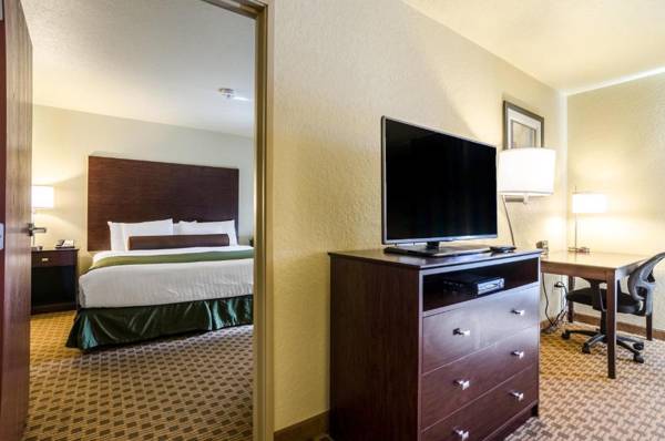 Workspace - Cobblestone Inn & Suites - Cambridge