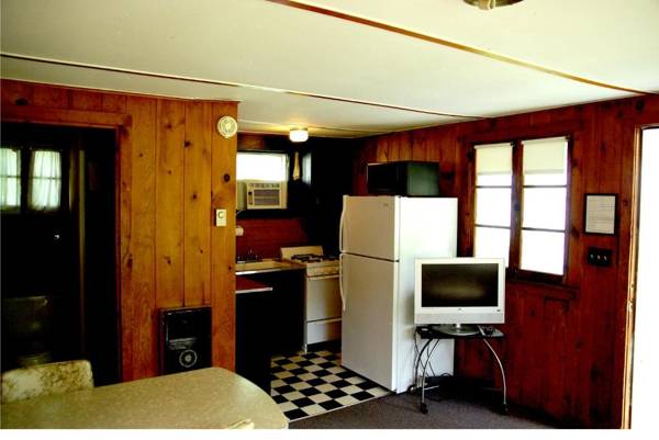 Fair Wind Motel and Cottages