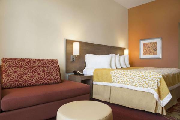 Days Inn & Suites by Wyndham Belmont