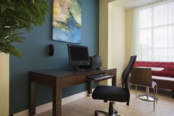 Workspace - Days Inn & Suites by Wyndham Belmont