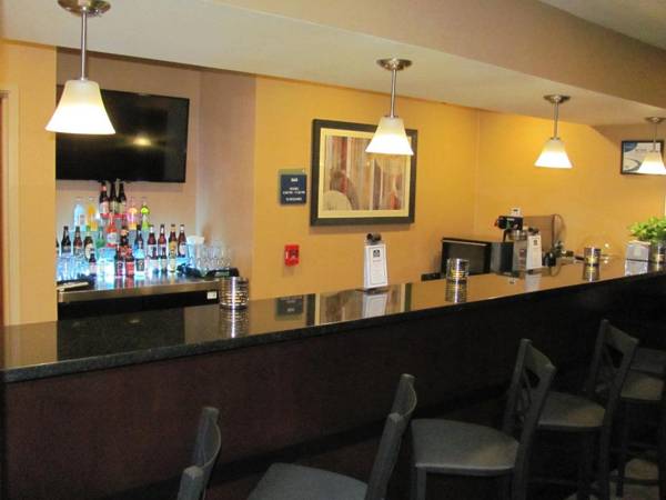 Cobblestone Inn & Suites - Ambridge