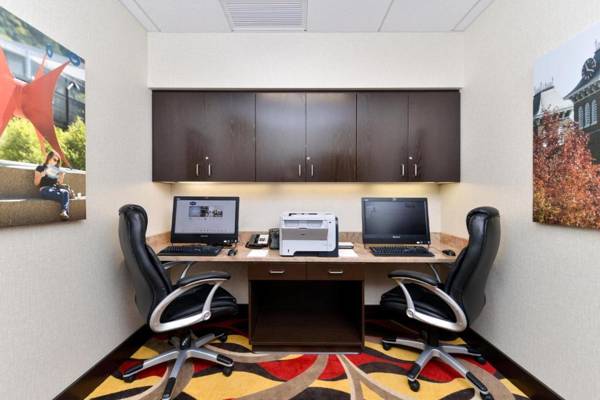 Hampton Inn & Suites California University-Pittsburgh