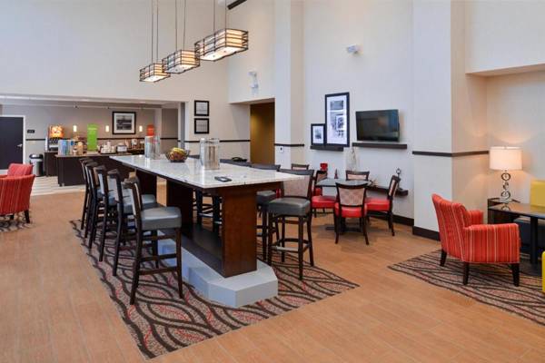 Hampton Inn & Suites California University-Pittsburgh