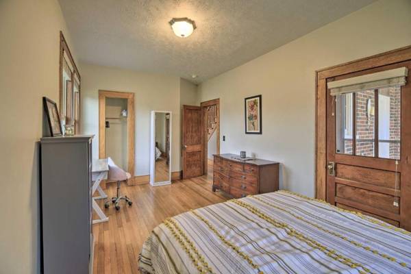 Workspace - Pet-Friendly Floyd House with Porch - In Town!