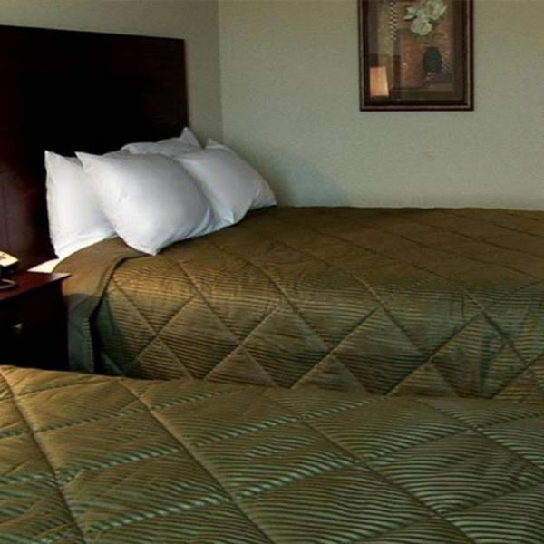 Boarders Inn and Suites by Cobblestone Hotels - Evansville