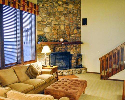 Country Retreat at Blue Ridge Mountains - Two Bedroom Suite #1