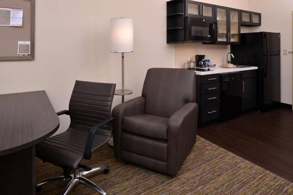 Workspace - Candlewood Suites Morgantown-Univ West Virginia an IHG Hotel