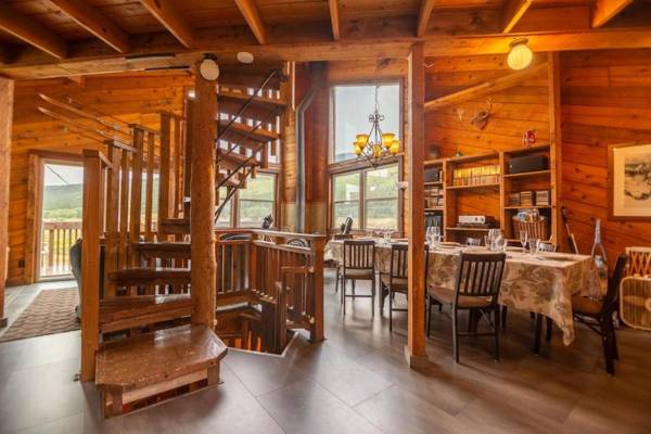 Unique Home with Breathtaking Views of the Surrounding Mountain Peaks - Bristlecone Pines