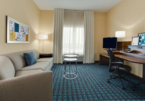 Workspace - Fairfield Inn & Suites by Marriott Fort Lauderdale Pembroke Pines