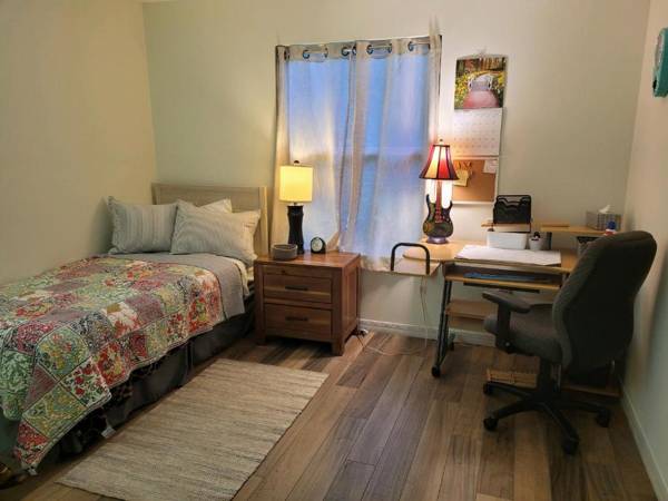 Workspace - 2 BEDS; SEPARATE ROOMS; 2 BEDS- QUIET Forest VIEW; IN THE VILLAGES; NEAR SUMTER LANDING/SPANISH SPRINGS
