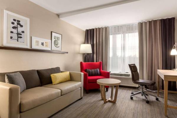 Workspace - Country Inn & Suites by Radisson Atlanta Airport South GA