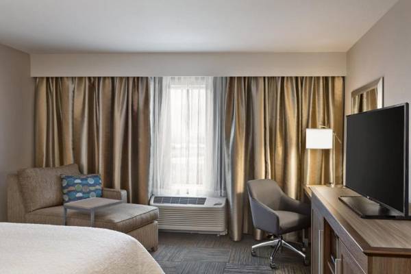 Hampton Inn & Suites Minooka