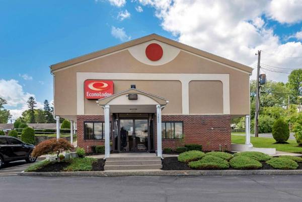 Econo Lodge DeWitt I-90