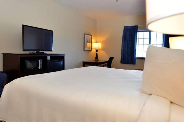 Cobblestone Inn & Suites - Holstein