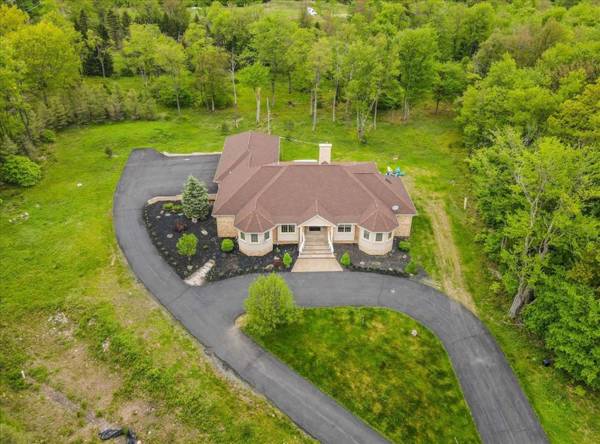 10-BR Elegant countryside villa in Tobyhanna (738).