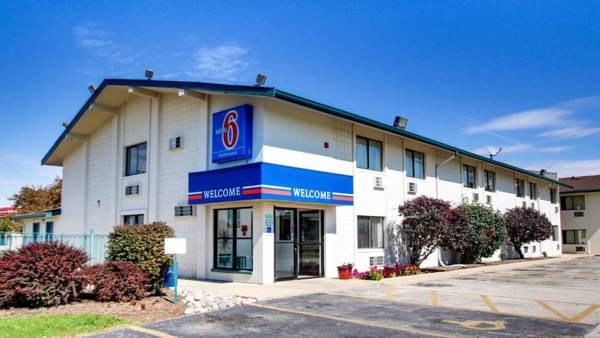 Motel 6-Normal IL - Bloomington Area