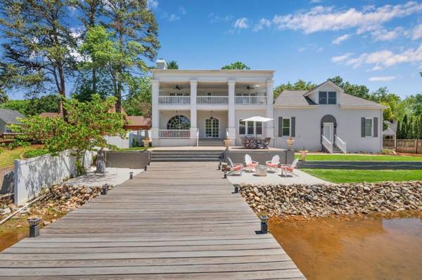 NEW! Luxury lakefront living w/ dock pub game rm