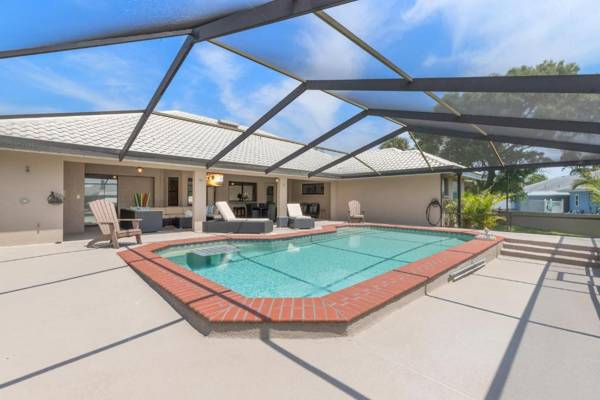Surfside Beach House 3BR Private Pool WiFi Sleeps 6