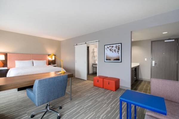 Workspace - Hampton Inn & Suites Glenarden/Washington DC