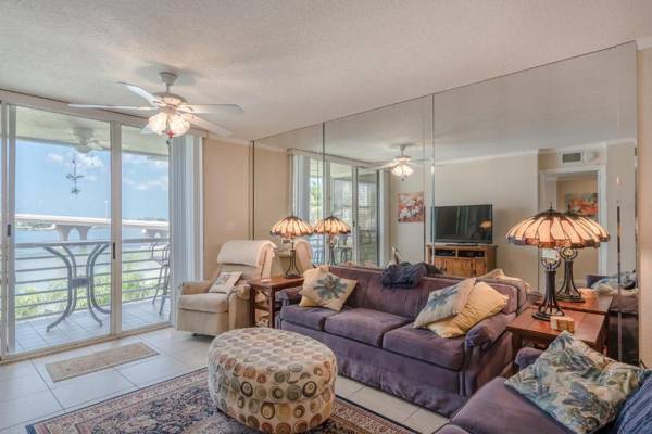 Bahia Vista 9-521 2 Bedrooms Heated Pool Spa Sleeps 4 Near Beach