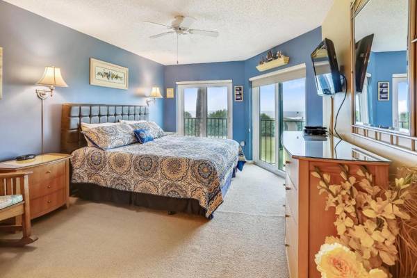 Land's End 204 building 7- Beachfront Condo Beautiful Gulf Views