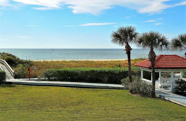Lands End #204 building 9 - Beach Front