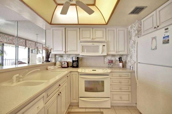 Land's End #401 building 8 - Beach Front