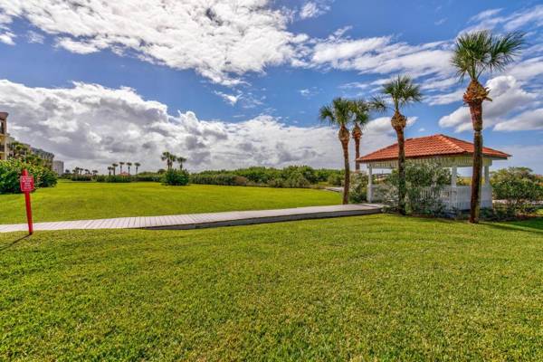 Land's End 404 building 6- Top Floor Picturesque Gulf Views!