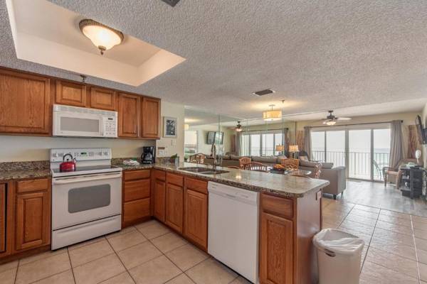 411 Beach Place Condos