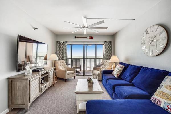 Villa Madeira 306 Beach front stunning view! Walk to everything