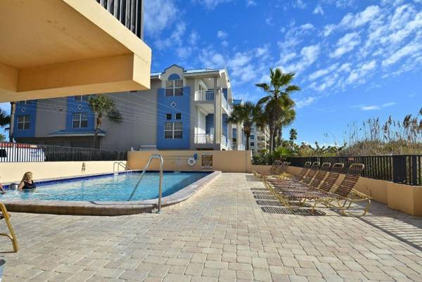 Villa Madeira 306 Beach front stunning view! Walk to everything