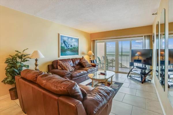 Villa Madeira 202 Beautiful updates breathtaking view!