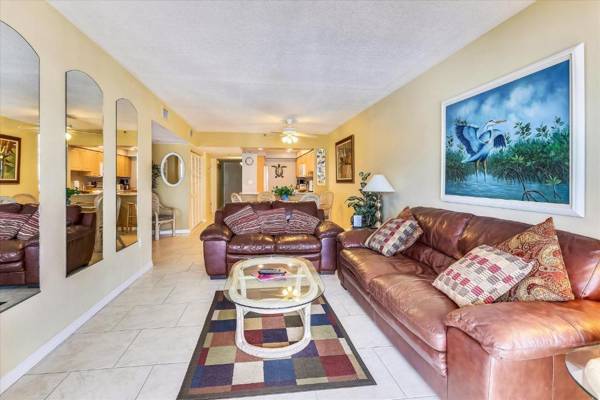 Villa Madeira 202 Beautiful updates breathtaking view!