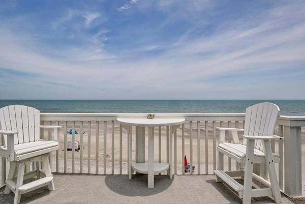 2BR Beachfront Condo Pools Hottub Views