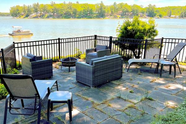 Lakefront Grant Getaway with Deck and Fire Pit!