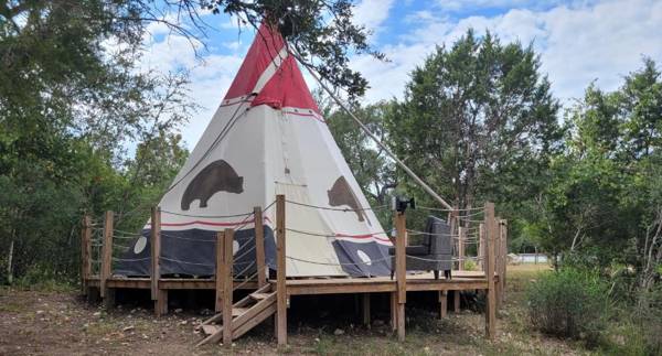 Al's Hideaway Tepee's