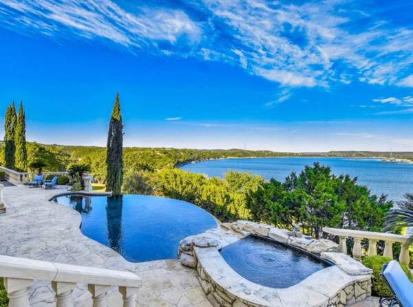 THE ABOVE LAGO CASTILLE on Lake Travis