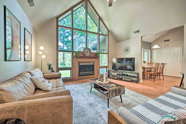 Chic Hedgesville Cabin with Golf Course Views!