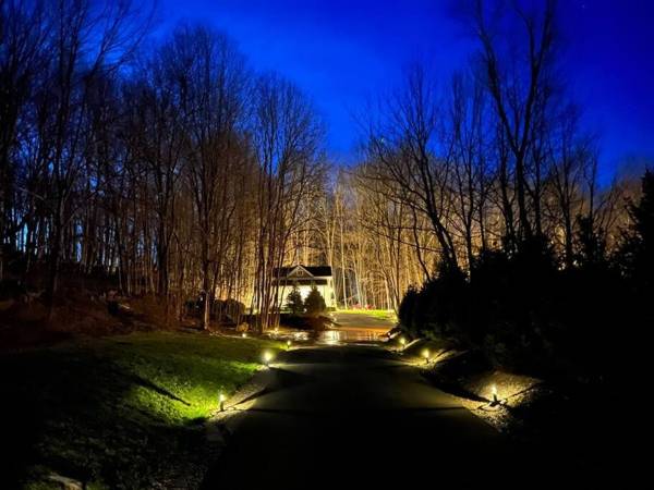 Cozy Cottage with Hot Tub! Family Friendly