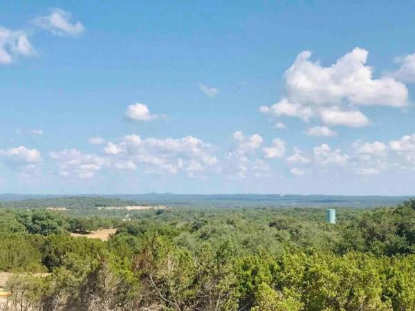 The Roost Farmhaus on 20 acres hill country view firepit swimming hole