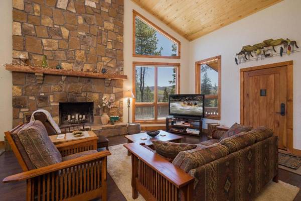 Hummingbird Cabin at Vallecito Lake